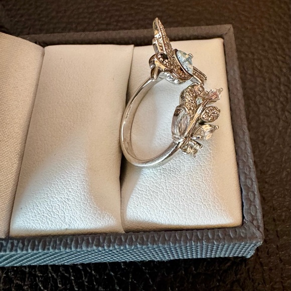 Glacier Topaz(TM) White Zircon Black Spinal over Silver Hummingbird Ring. Sz7. - Picture 3 of 3
